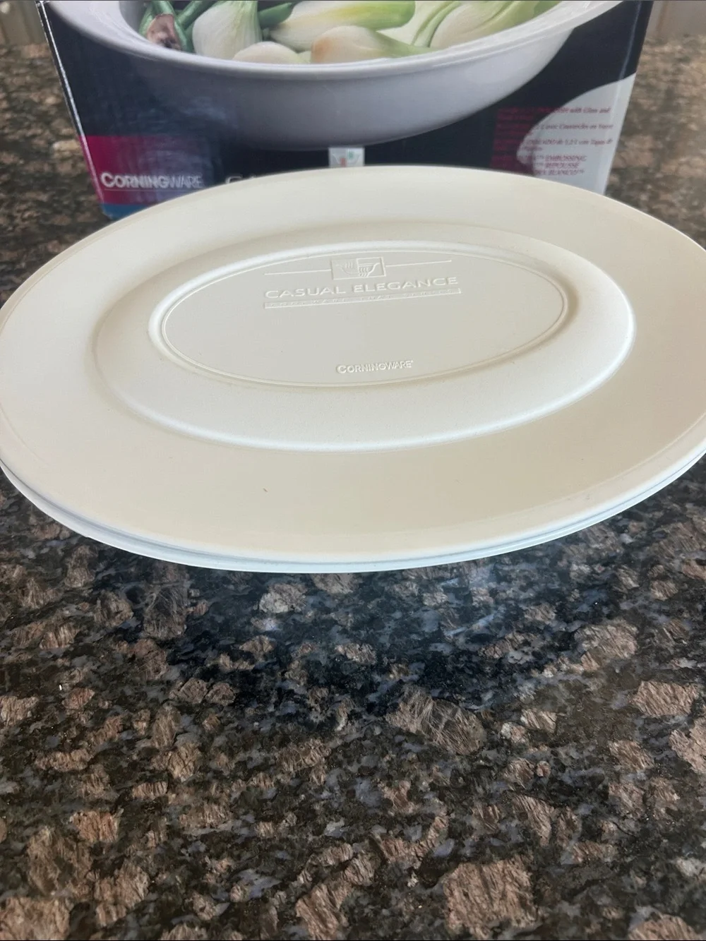 CORNING WARE CASUAL ELEGANCE IVAL LIDDED GLADS DISH & RUBBER LID 1.25 QT NWT
